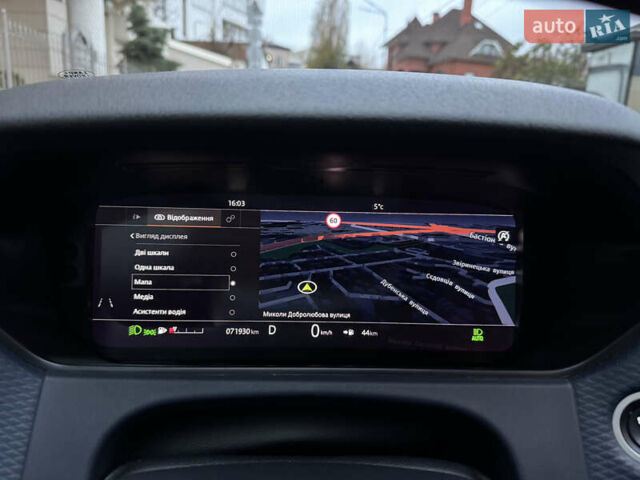 Белый Ленд Ровер Рендж Ровер Велар, объемом двигателя 2.99 л и пробегом 71 тыс. км за 49900 $, фото 47 на Automoto.ua