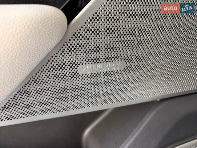 Білий Ленд Ровер Рендж Ровер Велар, об'ємом двигуна 2 л та пробігом 52 тис. км за 41500 $, фото 16 на Automoto.ua