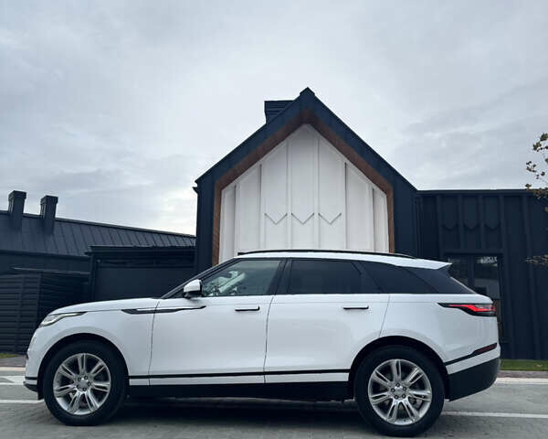 Белый Ленд Ровер Рендж Ровер Велар, объемом двигателя 2 л и пробегом 62 тыс. км за 39900 $, фото 4 на Automoto.ua