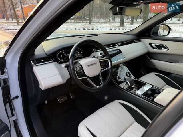 Белый Ленд Ровер Рендж Ровер Велар, объемом двигателя 3 л и пробегом 65 тыс. км за 29000 $, фото 7 на Automoto.ua