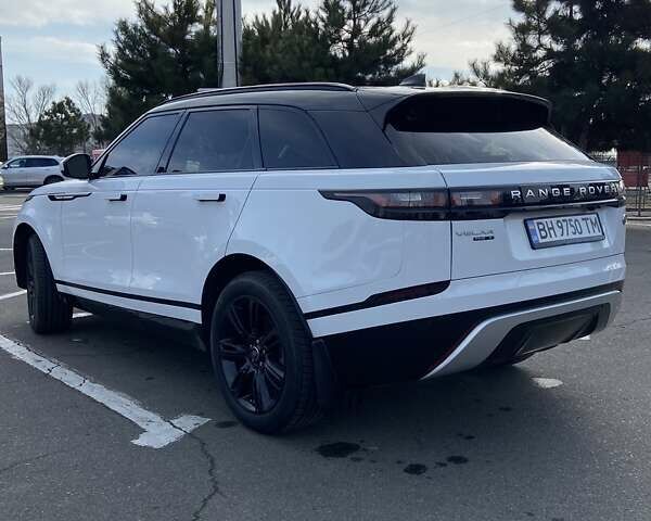 Белый Ленд Ровер Рендж Ровер Велар, объемом двигателя 3 л и пробегом 99 тыс. км за 39000 $, фото 6 на Automoto.ua