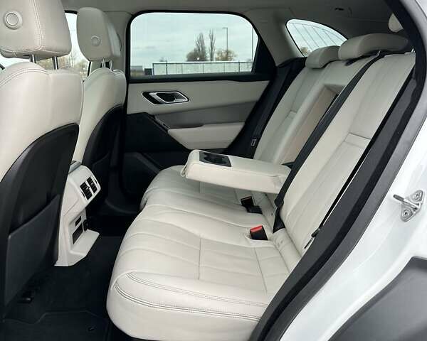 Білий Ленд Ровер Рендж Ровер Велар, об'ємом двигуна 2 л та пробігом 129 тис. км за 34900 $, фото 20 на Automoto.ua