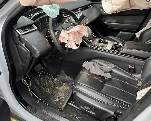 Білий Ленд Ровер Рендж Ровер Велар, об'ємом двигуна 2 л та пробігом 102 тис. км за 12000 $, фото 2 на Automoto.ua