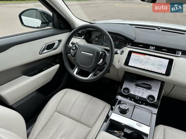 Білий Ленд Ровер Рендж Ровер Велар, об'ємом двигуна 2 л та пробігом 129 тис. км за 34900 $, фото 23 на Automoto.ua