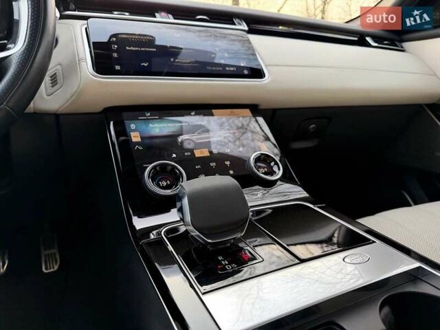 Белый Ленд Ровер Рендж Ровер Велар, объемом двигателя 3 л и пробегом 65 тыс. км за 29000 $, фото 13 на Automoto.ua