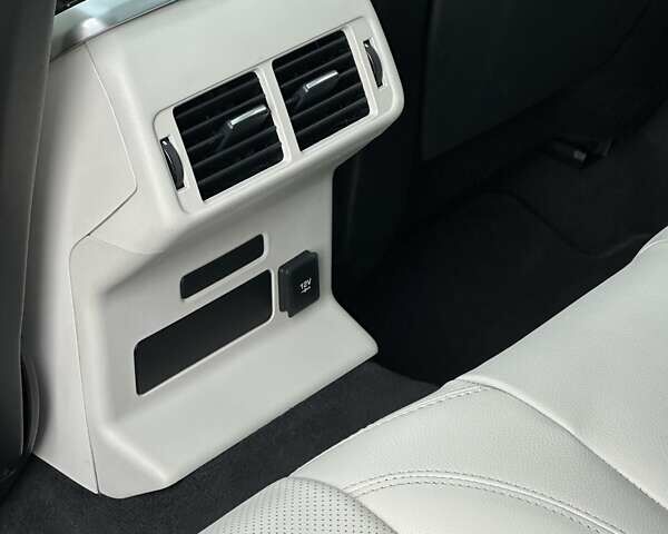 Білий Ленд Ровер Рендж Ровер Велар, об'ємом двигуна 2 л та пробігом 129 тис. км за 34900 $, фото 21 на Automoto.ua