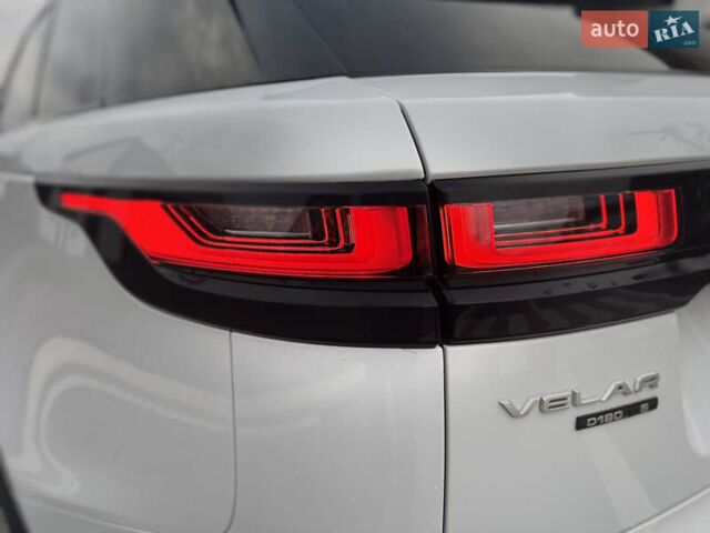 Белый Ленд Ровер Рендж Ровер Велар, объемом двигателя 2 л и пробегом 62 тыс. км за 39900 $, фото 8 на Automoto.ua