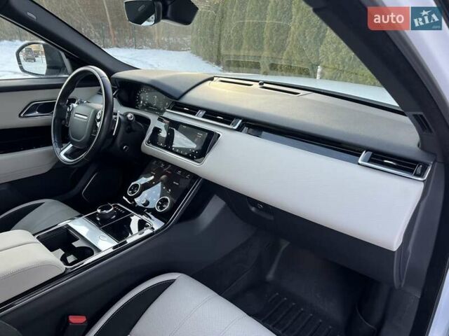 Белый Ленд Ровер Рендж Ровер Велар, объемом двигателя 2 л и пробегом 112 тыс. км за 31999 $, фото 27 на Automoto.ua