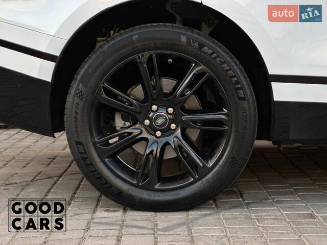 Белый Ленд Ровер Рендж Ровер Велар, объемом двигателя 2 л и пробегом 79 тыс. км за 43000 $, фото 12 на Automoto.ua