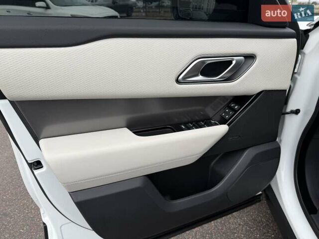 Білий Ленд Ровер Рендж Ровер Велар, об'ємом двигуна 2 л та пробігом 88 тис. км за 44700 $, фото 50 на Automoto.ua