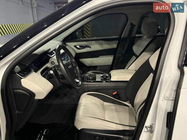 Белый Ленд Ровер Рендж Ровер Велар, объемом двигателя 2 л и пробегом 69 тыс. км за 44500 $, фото 28 на Automoto.ua