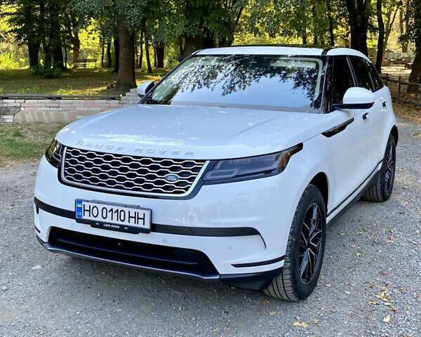 Белый Ленд Ровер Рендж Ровер Велар, объемом двигателя 2 л и пробегом 60 тыс. км за 47500 $, фото 2 на Automoto.ua