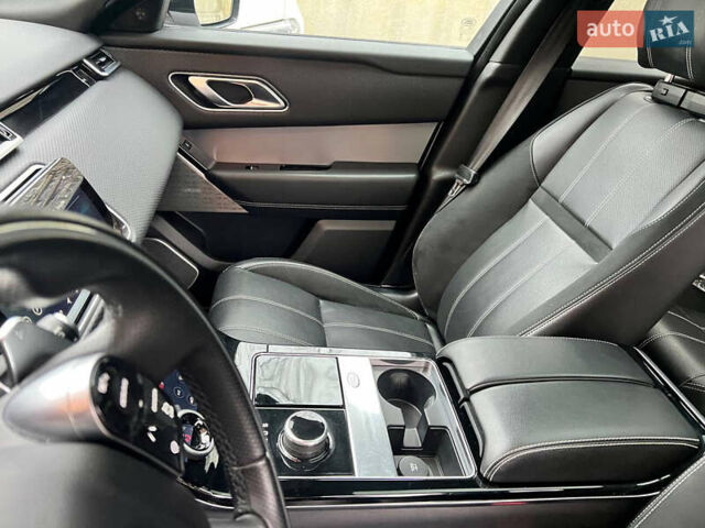 Білий Ленд Ровер Рендж Ровер Велар, об'ємом двигуна 2 л та пробігом 129 тис. км за 35900 $, фото 12 на Automoto.ua