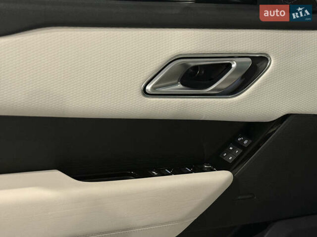 Белый Ленд Ровер Рендж Ровер Велар, объемом двигателя 2 л и пробегом 69 тыс. км за 44500 $, фото 30 на Automoto.ua