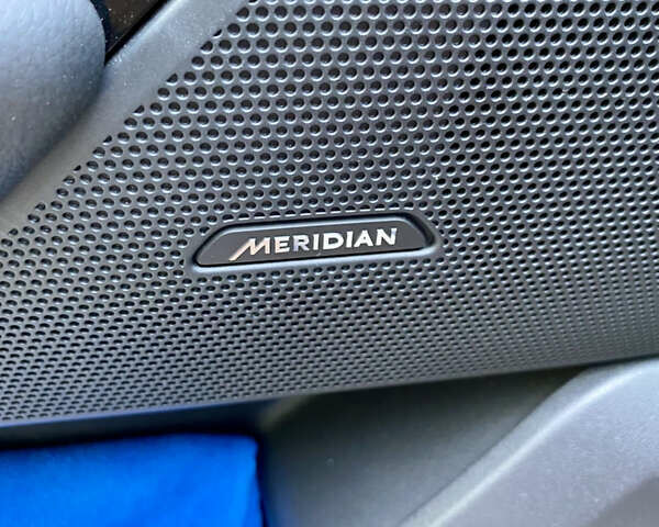 Белый Ленд Ровер Рендж Ровер Велар, объемом двигателя 2 л и пробегом 60 тыс. км за 47500 $, фото 26 на Automoto.ua