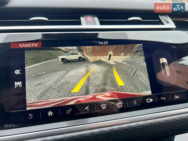 Білий Ленд Ровер Рендж Ровер Велар, об'ємом двигуна 2 л та пробігом 129 тис. км за 35900 $, фото 19 на Automoto.ua