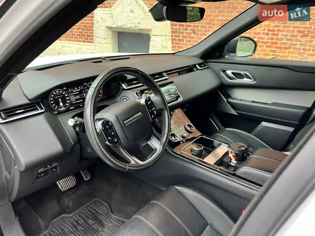 Білий Ленд Ровер Рендж Ровер Велар, об'ємом двигуна 2 л та пробігом 129 тис. км за 35900 $, фото 20 на Automoto.ua