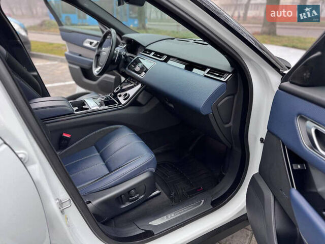 Белый Ленд Ровер Рендж Ровер Велар, объемом двигателя 2 л и пробегом 151 тыс. км за 34800 $, фото 30 на Automoto.ua