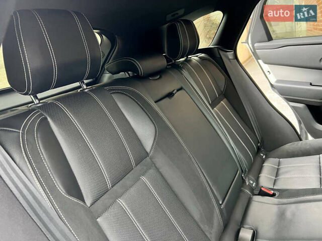 Білий Ленд Ровер Рендж Ровер Велар, об'ємом двигуна 2 л та пробігом 129 тис. км за 35900 $, фото 14 на Automoto.ua