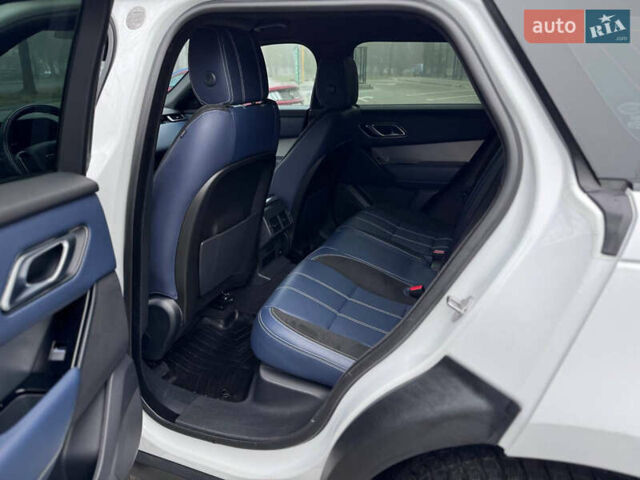 Белый Ленд Ровер Рендж Ровер Велар, объемом двигателя 2 л и пробегом 151 тыс. км за 34800 $, фото 35 на Automoto.ua