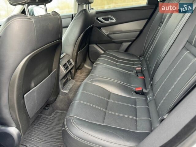 Белый Ленд Ровер Рендж Ровер Велар, объемом двигателя 2 л и пробегом 117 тыс. км за 36900 $, фото 8 на Automoto.ua