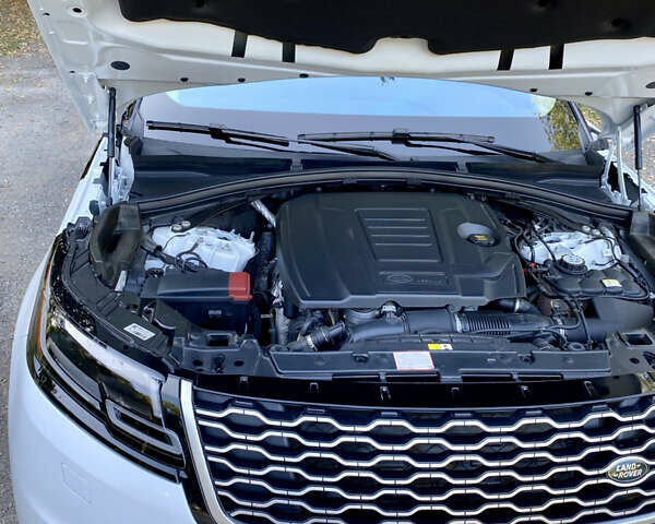 Белый Ленд Ровер Рендж Ровер Велар, объемом двигателя 2 л и пробегом 60 тыс. км за 47500 $, фото 17 на Automoto.ua