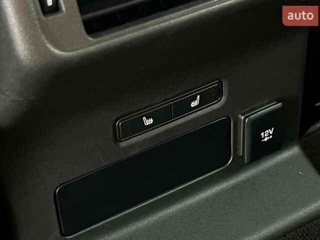 Білий Ленд Ровер Рендж Ровер Велар, об'ємом двигуна 3 л та пробігом 64 тис. км за 58900 $, фото 22 на Automoto.ua