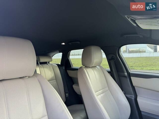 Белый Ленд Ровер Рендж Ровер Велар, объемом двигателя 2 л и пробегом 92 тыс. км за 48000 $, фото 15 на Automoto.ua