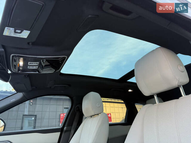 Білий Ленд Ровер Рендж Ровер Велар, об'ємом двигуна 2 л та пробігом 63 тис. км за 44999 $, фото 49 на Automoto.ua