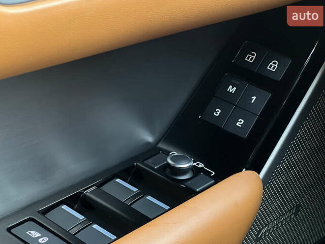 Білий Ленд Ровер Рендж Ровер Велар, об'ємом двигуна 3 л та пробігом 64 тис. км за 58900 $, фото 18 на Automoto.ua