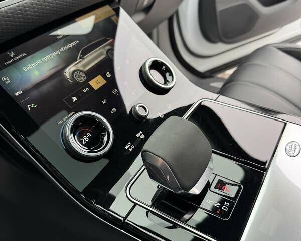 Білий Ленд Ровер Рендж Ровер Велар, об'ємом двигуна 2 л та пробігом 128 тис. км за 38900 $, фото 17 на Automoto.ua