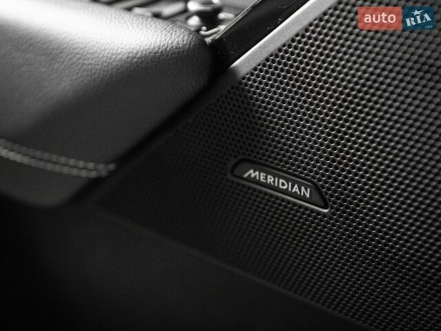 Білий Ленд Ровер Рендж Ровер Велар, об'ємом двигуна 3 л та пробігом 102 тис. км за 48900 $, фото 72 на Automoto.ua