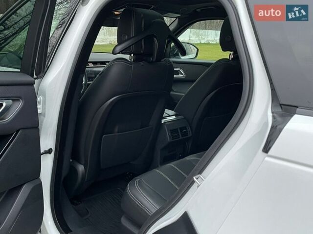 Білий Ленд Ровер Рендж Ровер Велар, об'ємом двигуна 2 л та пробігом 24 тис. км за 42500 $, фото 28 на Automoto.ua