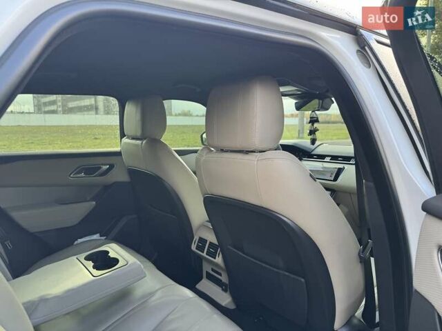 Белый Ленд Ровер Рендж Ровер Велар, объемом двигателя 2 л и пробегом 92 тыс. км за 48000 $, фото 16 на Automoto.ua