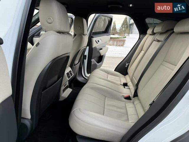 Белый Ленд Ровер Рендж Ровер Велар, объемом двигателя 2 л и пробегом 68 тыс. км за 57500 $, фото 49 на Automoto.ua