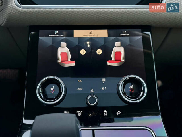 Білий Ленд Ровер Рендж Ровер Велар, об'ємом двигуна 2 л та пробігом 108 тис. км за 43500 $, фото 36 на Automoto.ua