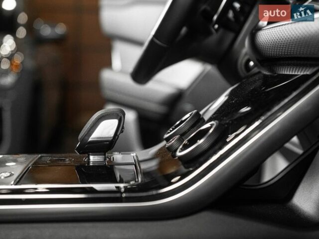 Білий Ленд Ровер Рендж Ровер Велар, об'ємом двигуна 3 л та пробігом 102 тис. км за 48900 $, фото 82 на Automoto.ua