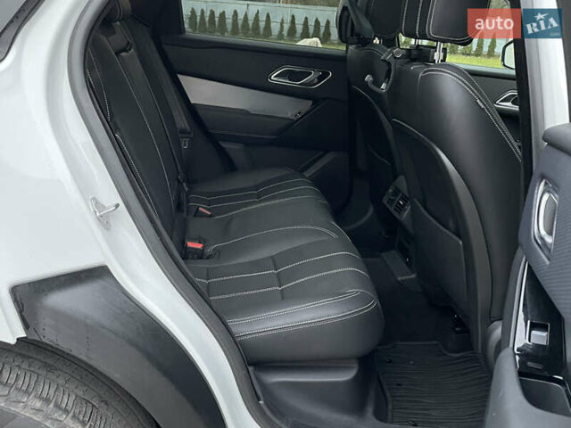 Білий Ленд Ровер Рендж Ровер Велар, об'ємом двигуна 2 л та пробігом 25 тис. км за 45000 $, фото 35 на Automoto.ua