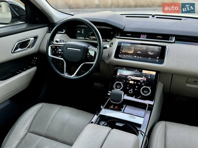 Білий Ленд Ровер Рендж Ровер Велар, об'ємом двигуна 2 л та пробігом 108 тис. км за 43500 $, фото 42 на Automoto.ua