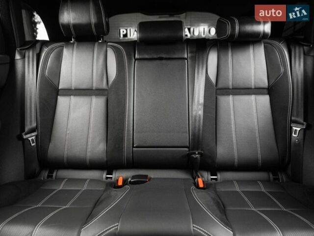 Білий Ленд Ровер Рендж Ровер Велар, об'ємом двигуна 3 л та пробігом 102 тис. км за 48900 $, фото 56 на Automoto.ua