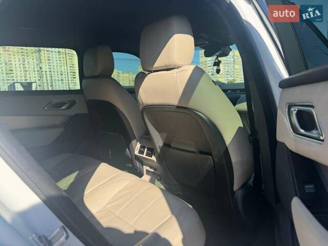 Ленд Ровер Рендж Ровер Велар 2021 в Киеве на Automoto.ua Белый Ленд Ровер Рендж Ровер Велар, объемом двигателя 2 л и пробегом 92 тыс. км за 45300 $, фото 16 на Automoto.ua