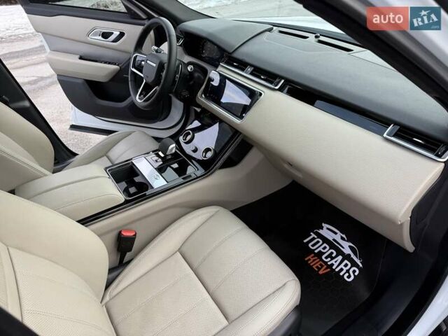 Белый Ленд Ровер Рендж Ровер Велар, объемом двигателя 2 л и пробегом 68 тыс. км за 57500 $, фото 39 на Automoto.ua