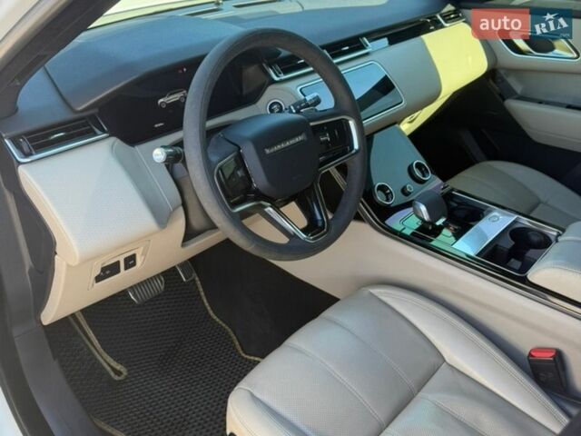 Білий Ленд Ровер Рендж Ровер Велар, об'ємом двигуна 2 л та пробігом 95 тис. км за 55000 $, фото 2 на Automoto.ua