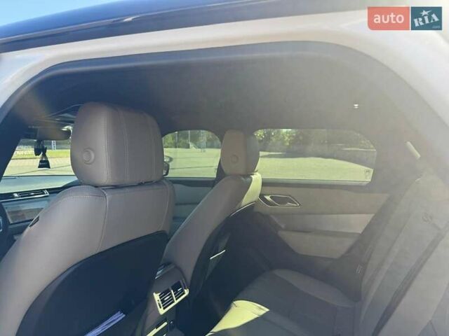 Ленд Ровер Рендж Ровер Велар 2021 в Киеве на Automoto.ua Белый Ленд Ровер Рендж Ровер Велар, объемом двигателя 2 л и пробегом 92 тыс. км за 45300 $, фото 14 на Automoto.ua