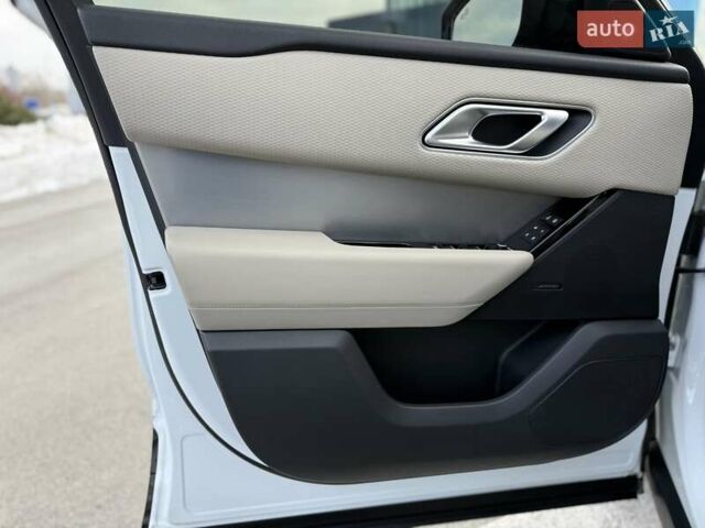 Белый Ленд Ровер Рендж Ровер Велар, объемом двигателя 2 л и пробегом 68 тыс. км за 57500 $, фото 53 на Automoto.ua