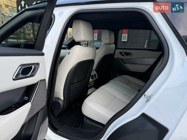 Белый Ленд Ровер Рендж Ровер Велар, объемом двигателя 2 л и пробегом 63 тыс. км за 44999 $, фото 30 на Automoto.ua