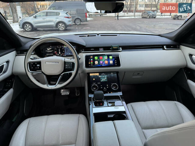 Білий Ленд Ровер Рендж Ровер Велар, об'ємом двигуна 2 л та пробігом 63 тис. км за 44999 $, фото 38 на Automoto.ua
