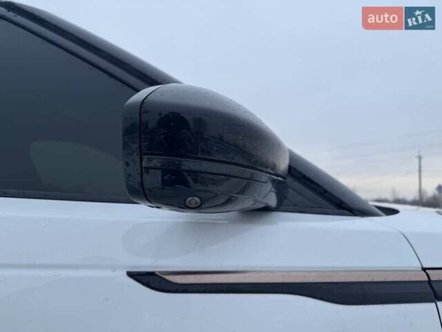 Білий Ленд Ровер Рендж Ровер Велар, об'ємом двигуна 2 л та пробігом 94 тис. км за 46000 $, фото 20 на Automoto.ua