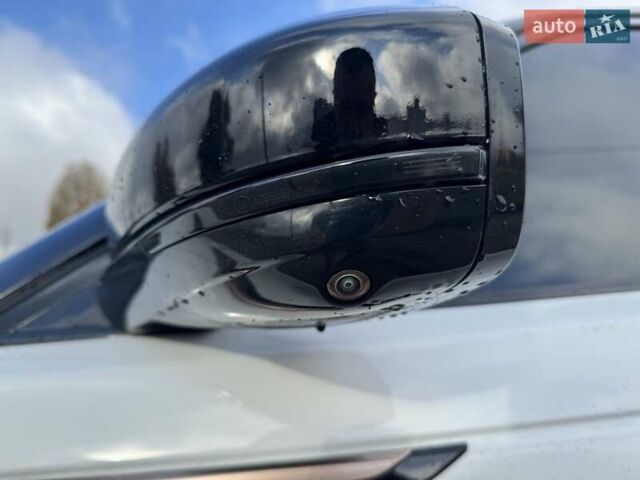 Белый Ленд Ровер Рендж Ровер Велар, объемом двигателя 2 л и пробегом 92 тыс. км за 48000 $, фото 34 на Automoto.ua