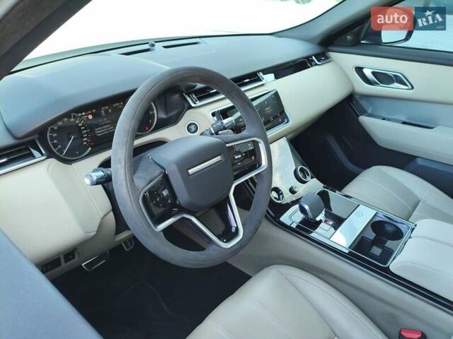 Белый Ленд Ровер Рендж Ровер Велар, объемом двигателя 2 л и пробегом 37 тыс. км за 51783 $, фото 35 на Automoto.ua